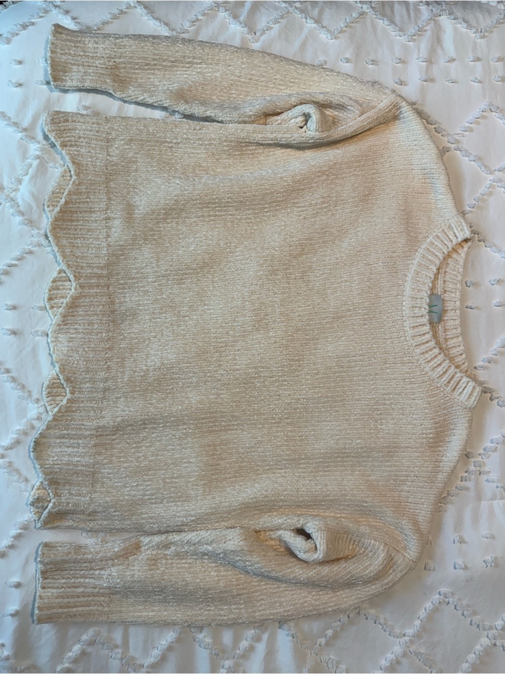 Soft Scallop Hem Crewneck Sweater - Cream